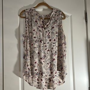 Ella Rose airy sleeveless V-neck blouse